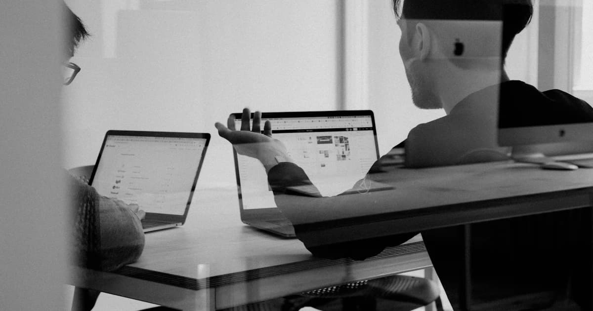 SEO freelancer vs agency: when to choose each